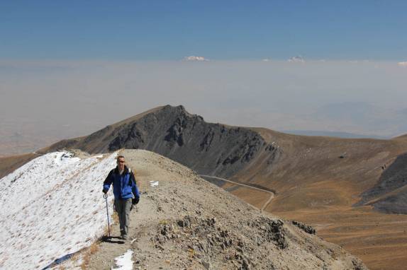 Caminhando pela crista do Nevado de Toluca, na região central do México (foto de Geraldo Ozorio)